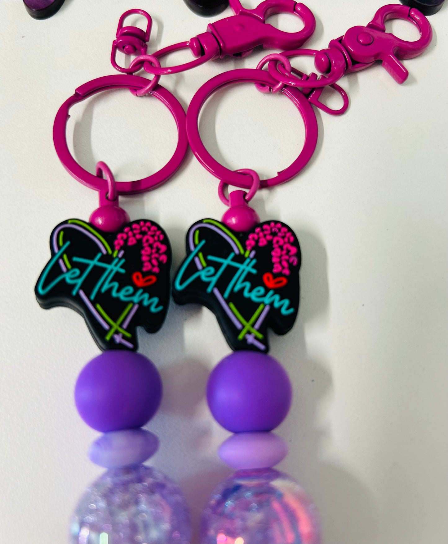 Keychain-Focal Let Them